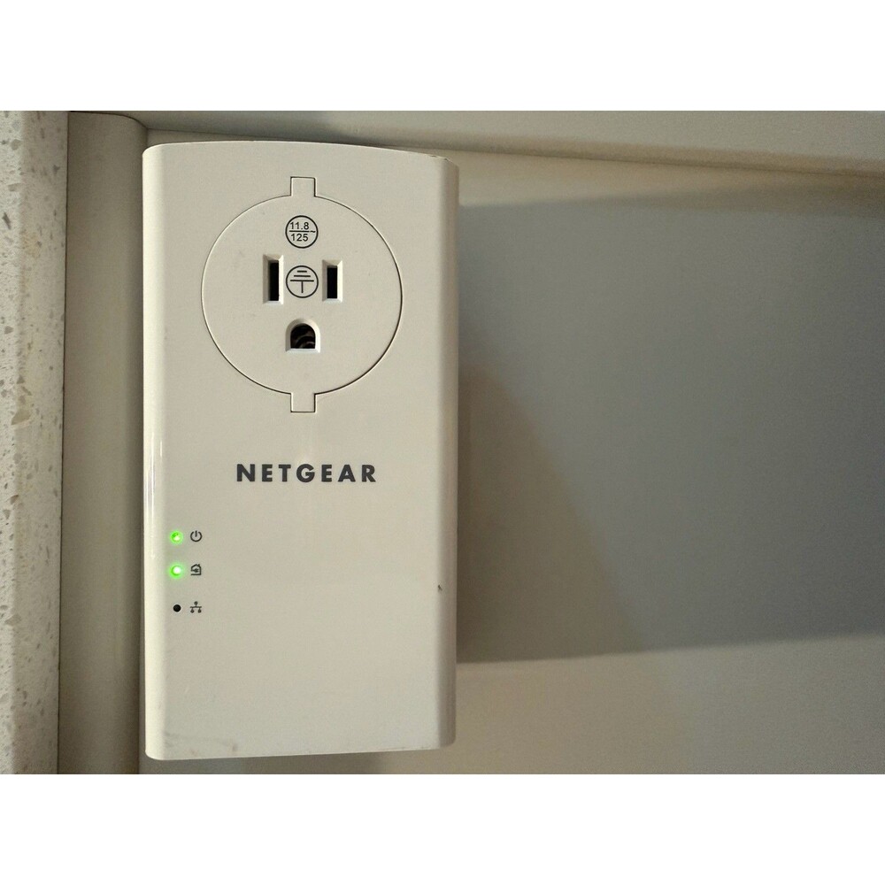 NETGEAR PLP2000 Extra Outlet Powerline Adapter 2000 Mbps - Picture 5 of 5